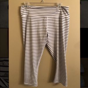 MUST GO!! Scorpio Sol Capri Leggings L